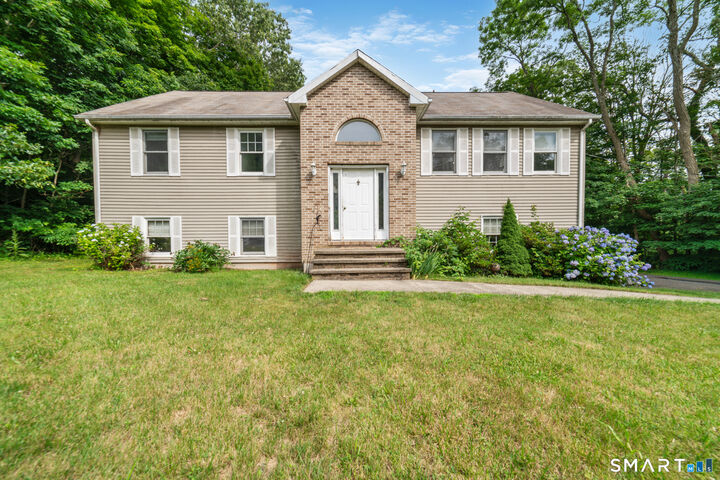 Property Photo:  1 Lasalette Way  CT 06471 