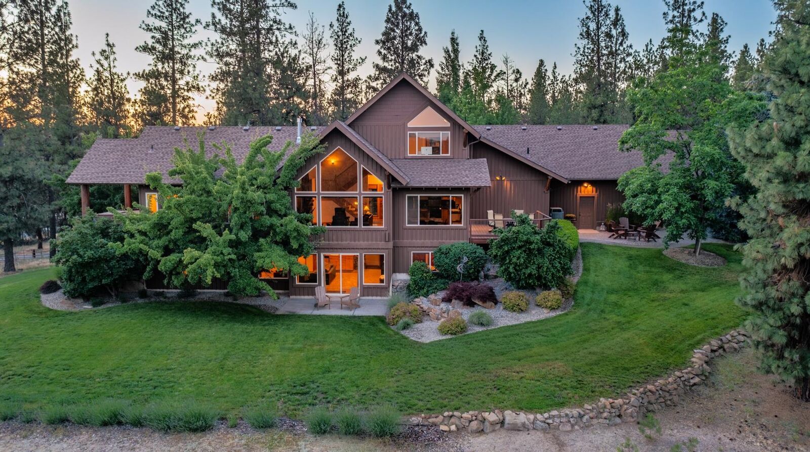 Property Photo: 2020 E Pine Hill Ln WA 99224