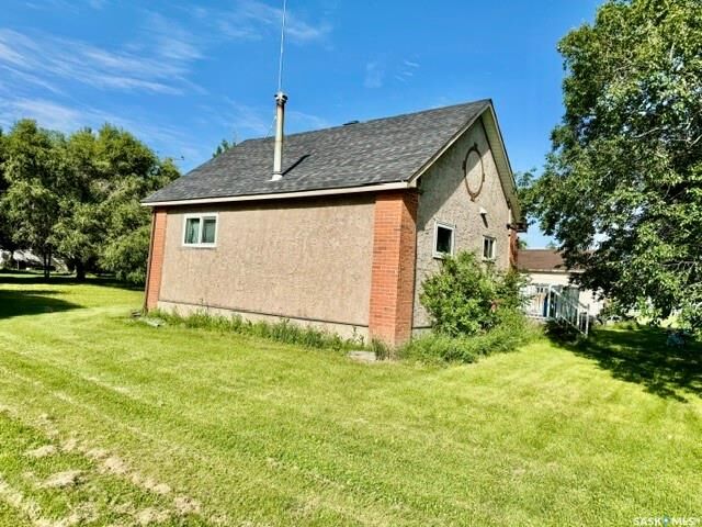 Property Photo: 213 1st Avenue S SK S0K 3X0