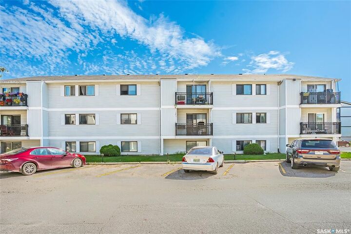 Property Photo: 254 Pinehouse Place 202 SK S7K 4X1