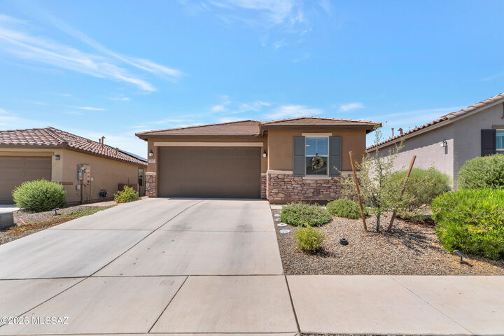 Property Photo: 785 W Calle Calca AZ 85629