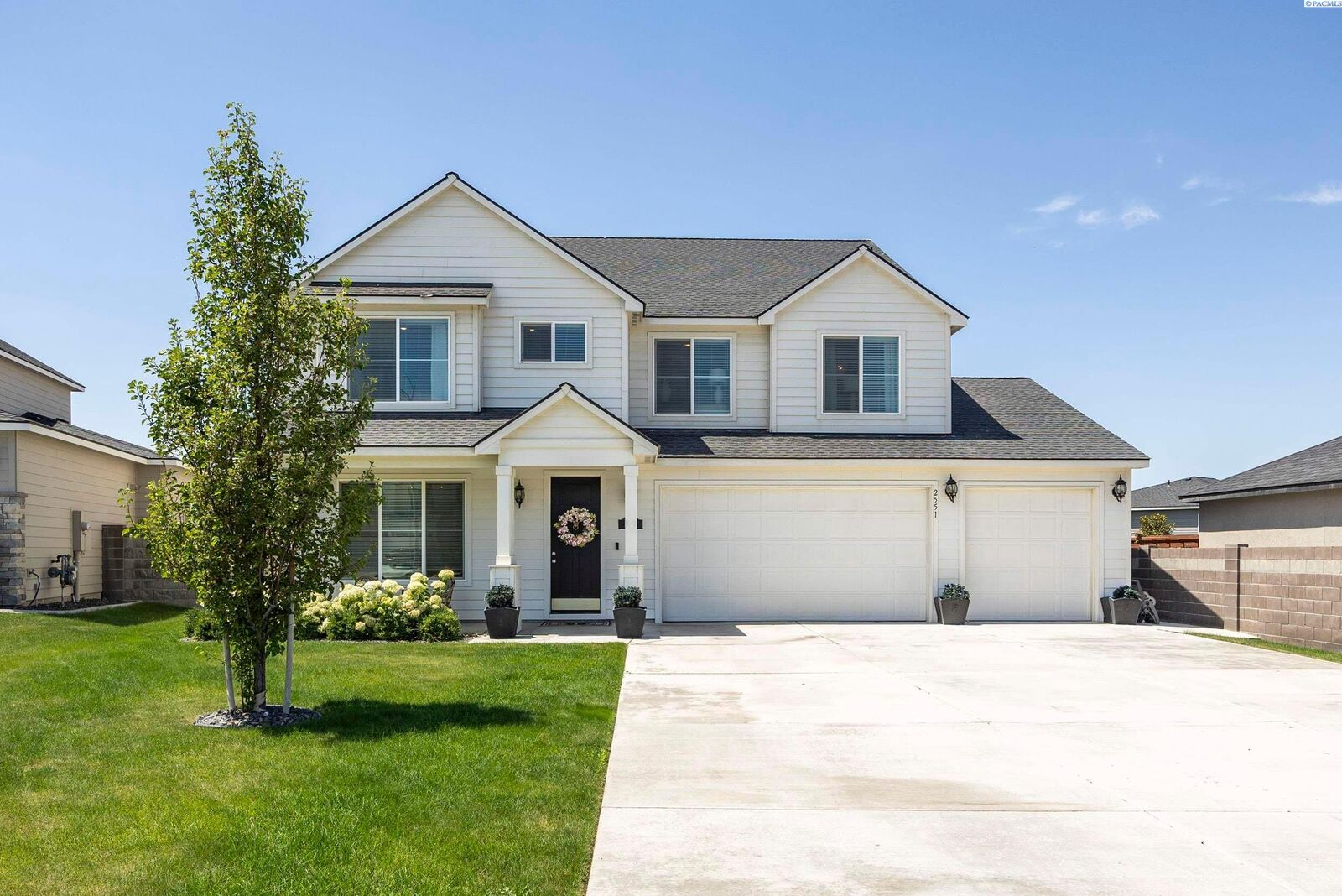 Property Photo: 2551 Anvil Court WA 99352