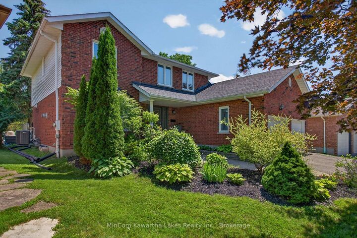 Property Photo:  1947 Parkwood Circle  ON K9J 8C9 