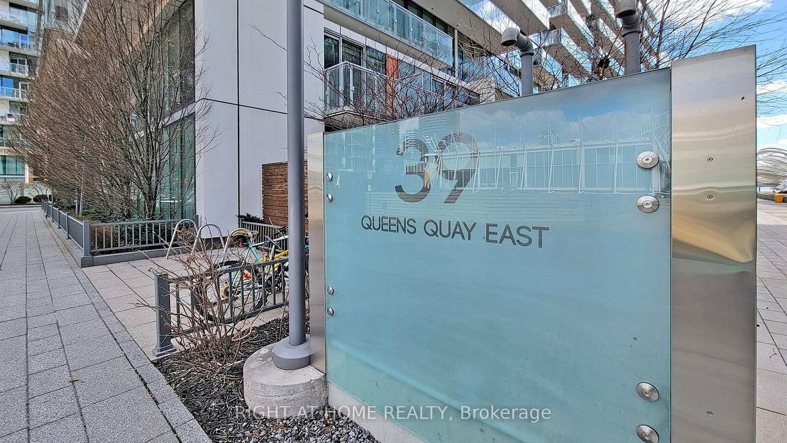 Property Photo: 39 Queens Quay E 920 ON M5E 0A5
