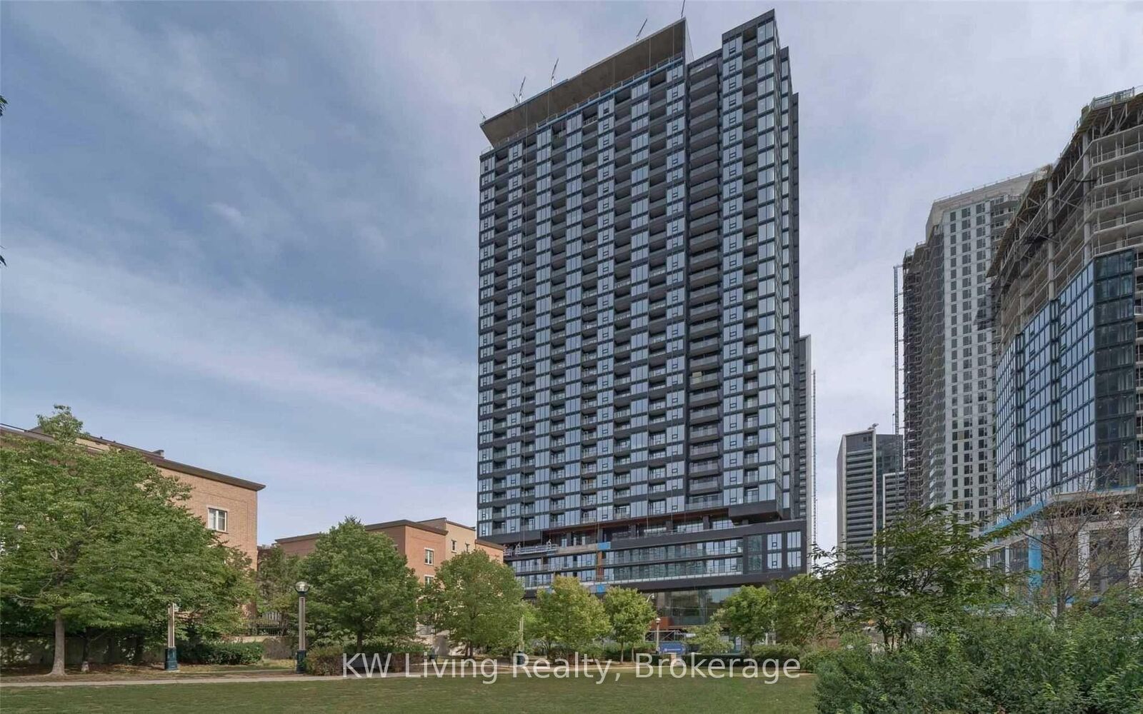 Property Photo:  19 Western Battery Road 2605  ON M6K 3S4 