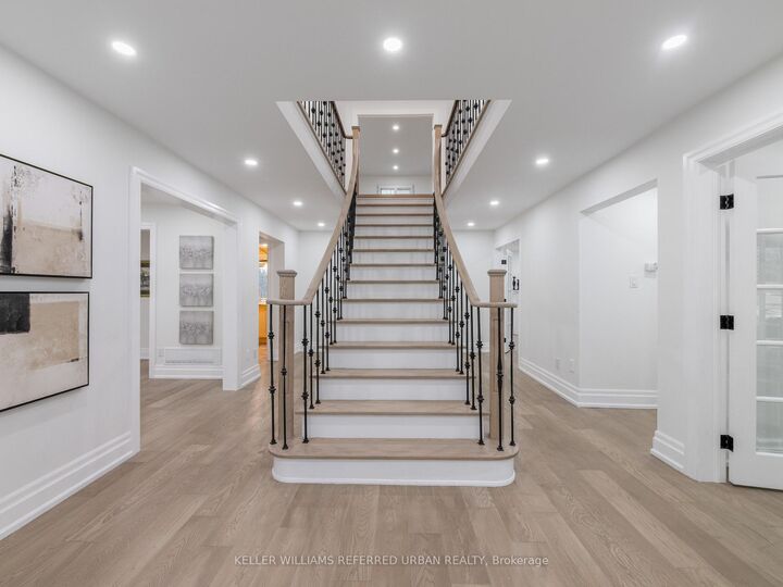 Property Photo: 17 Sleepy Hollow Lane ON L4A 3G7