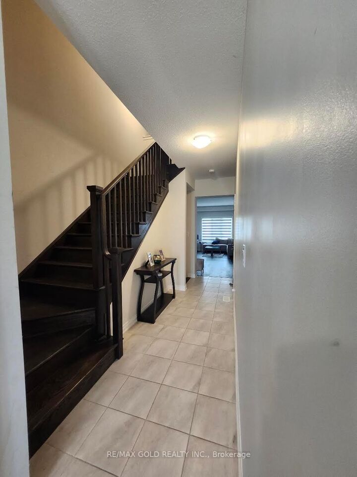 Property Photo:  134 Sycamore Street  ON L3C 0H9 