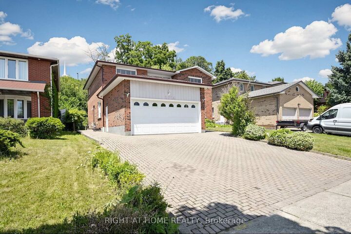 Property Photo: 2614 Pollard Drive ON L5C 3H1
