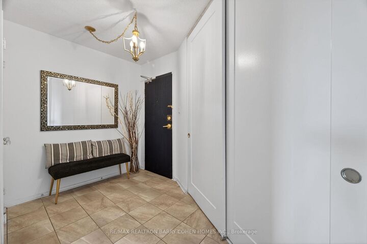 Property Photo: 150 Neptune Drive 304 ON M6A 2Y9