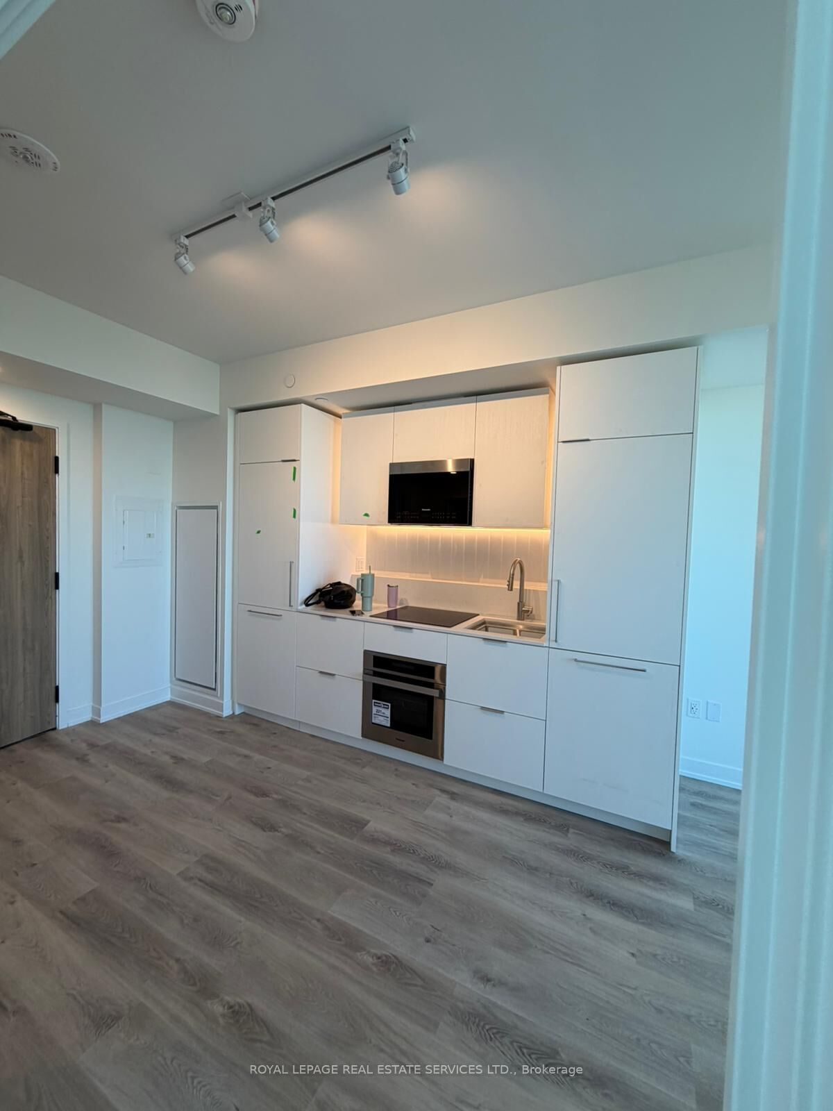 Property Photo: 799 The Queensway N/A 105 Upper ON M8Z 0H3