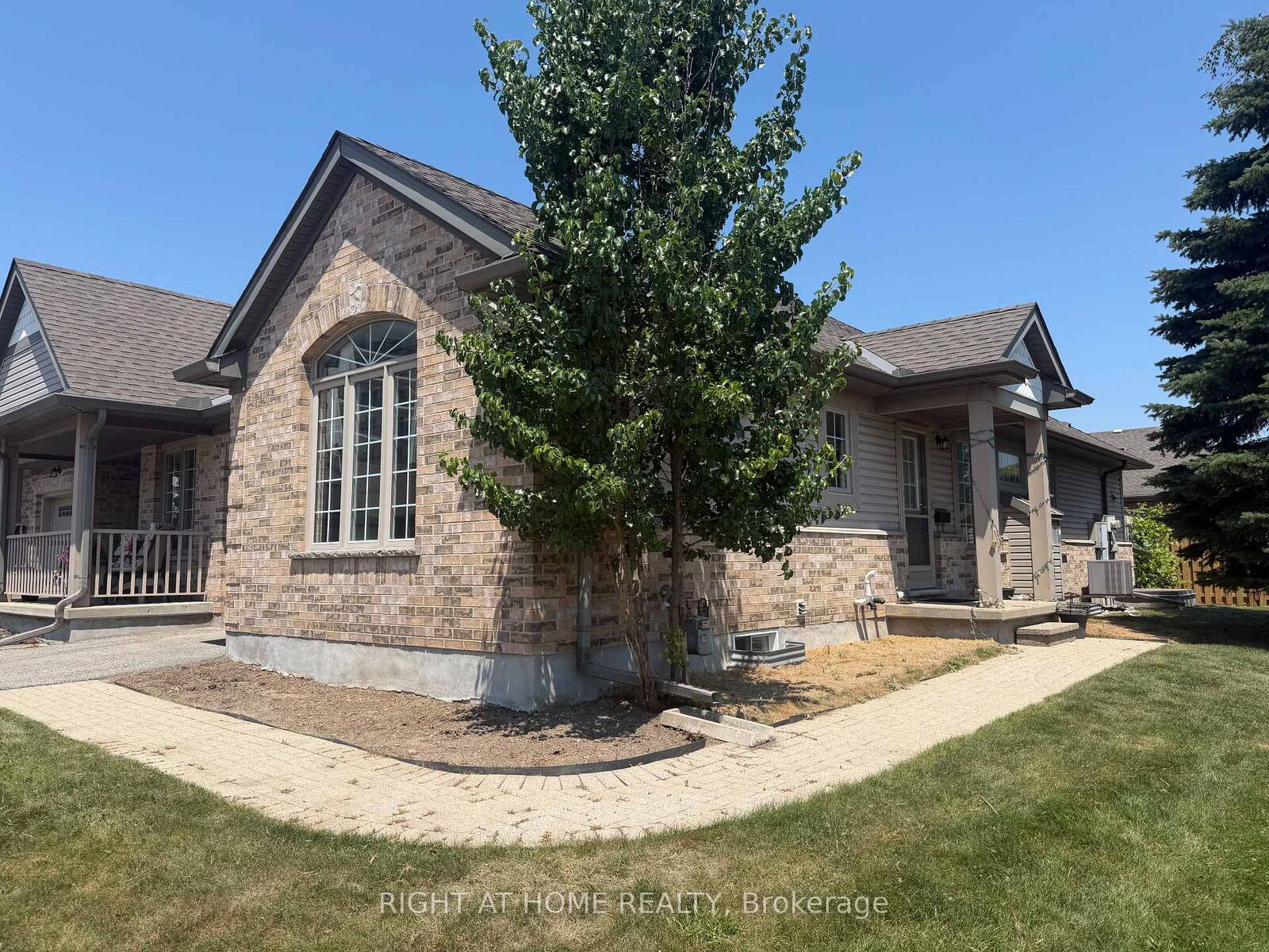 Property Photo: 215 North Centre Road 17 ON N5X 4E3