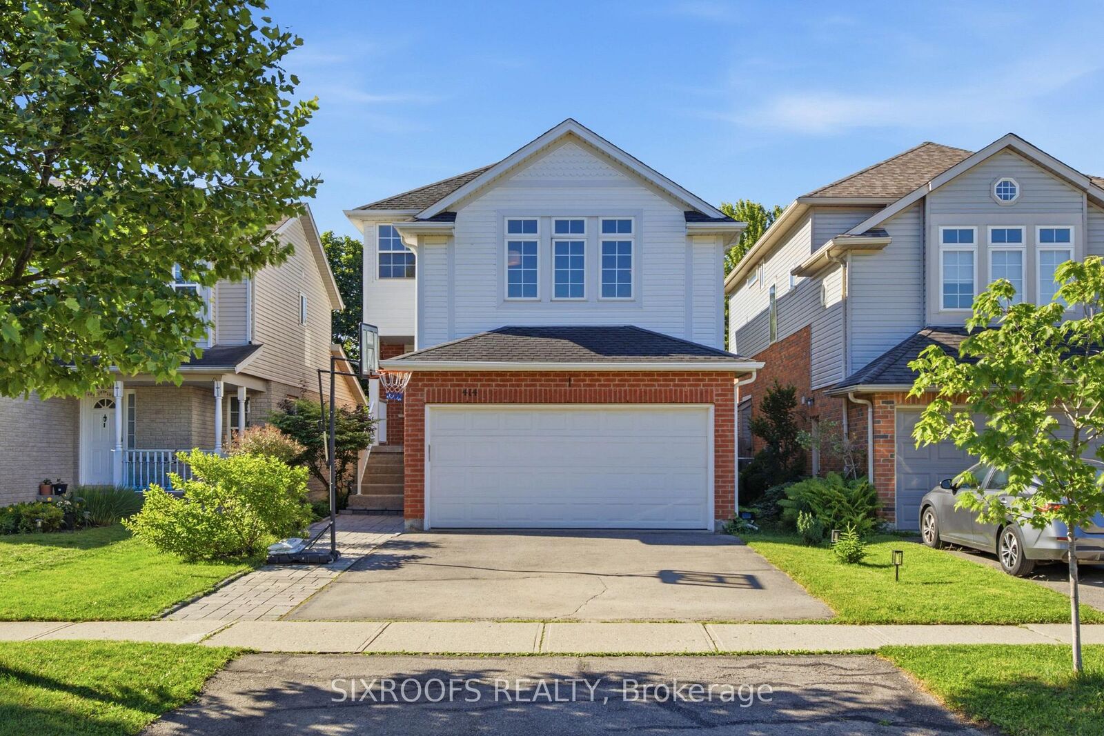 Property Photo: 414 Havendale Crescent ON N2T 2T3