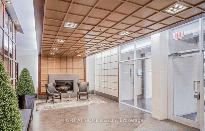 Property Photo:  3391 Bloor Street W 515  ON M8X 1G3 