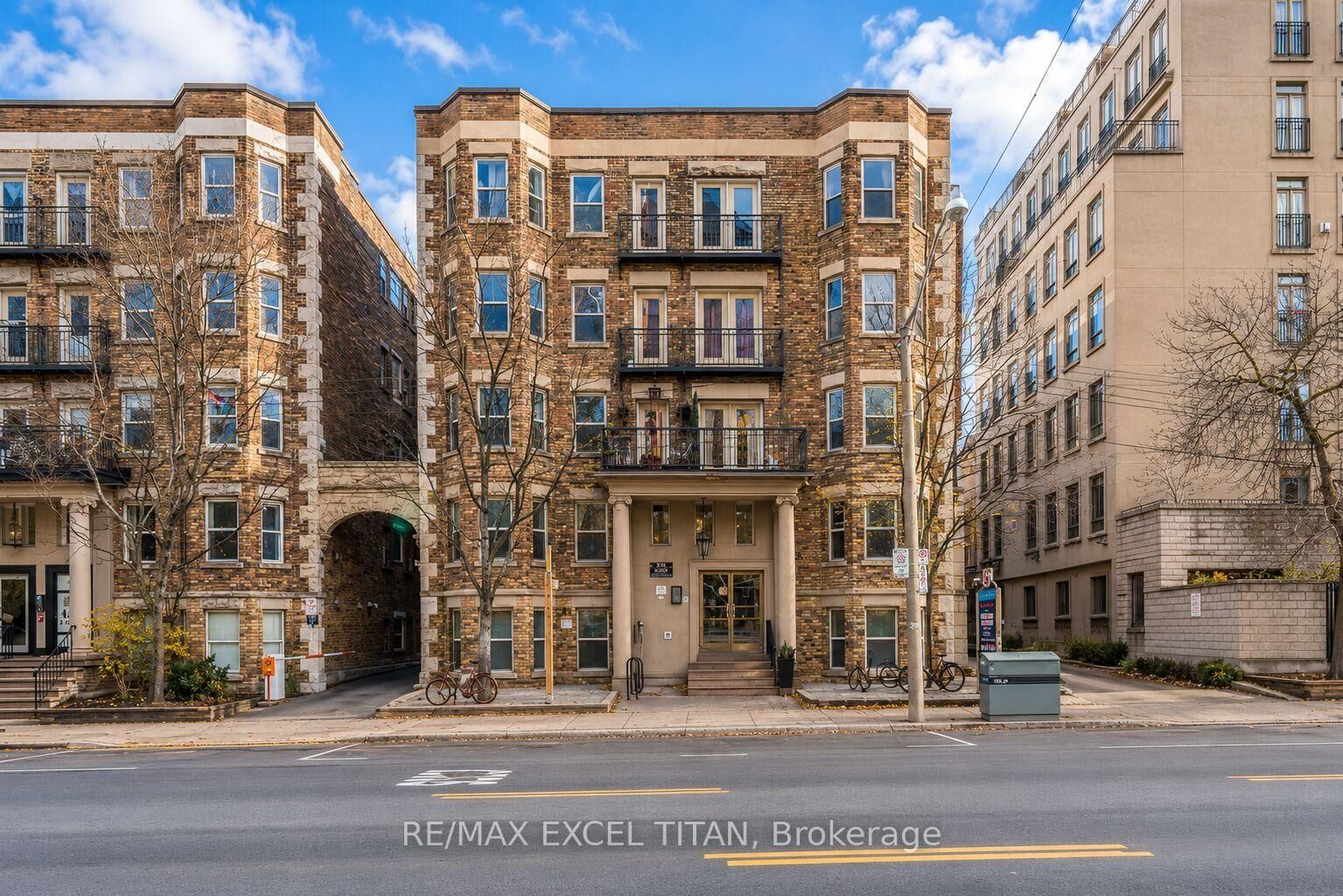 Property Photo:  414 Jarvis Street G4  ON M4Y 3C2 