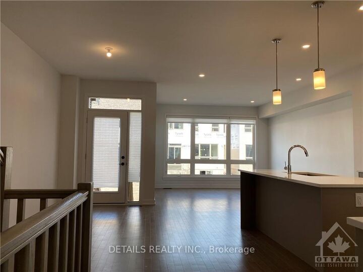 Property Photo:  370 Walden Drive  ON K2K 0M9 