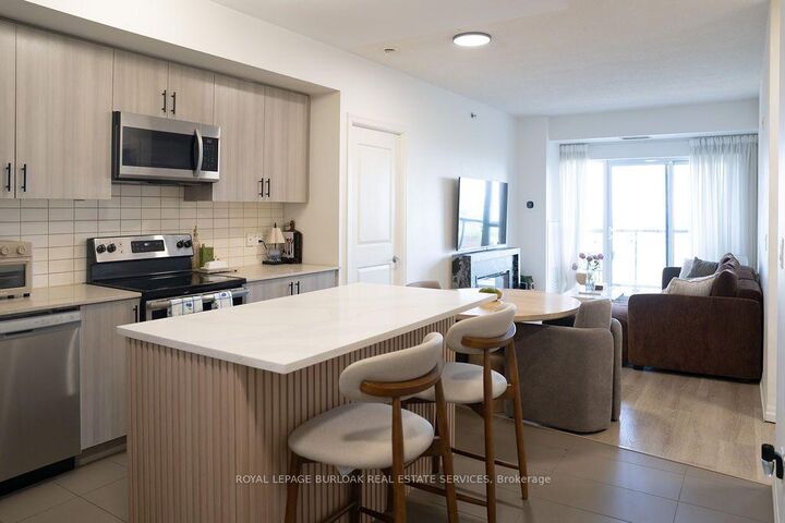 560 North Service Road 610 — photo 1