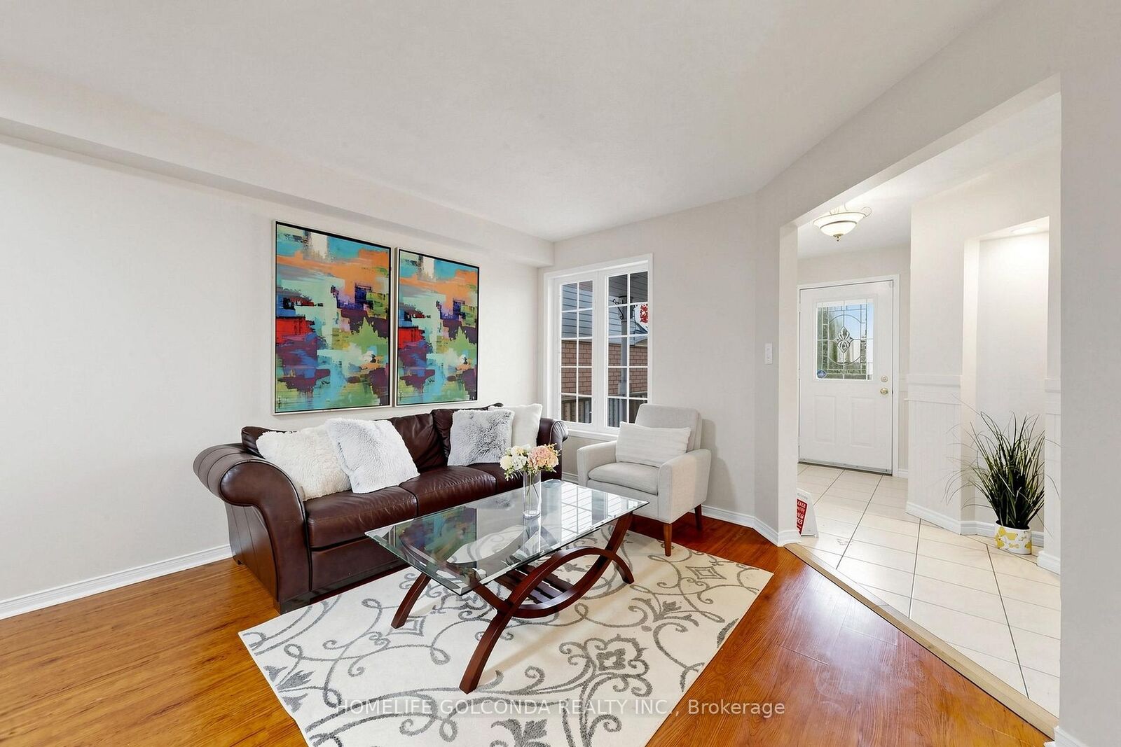 Property Photo: 933 Glenbourne Court ON L1K 2P8