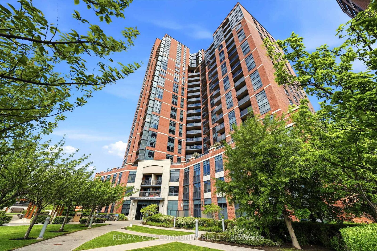 Property Photo: 60 Heintzman Street 2102 ON M6P 5A1