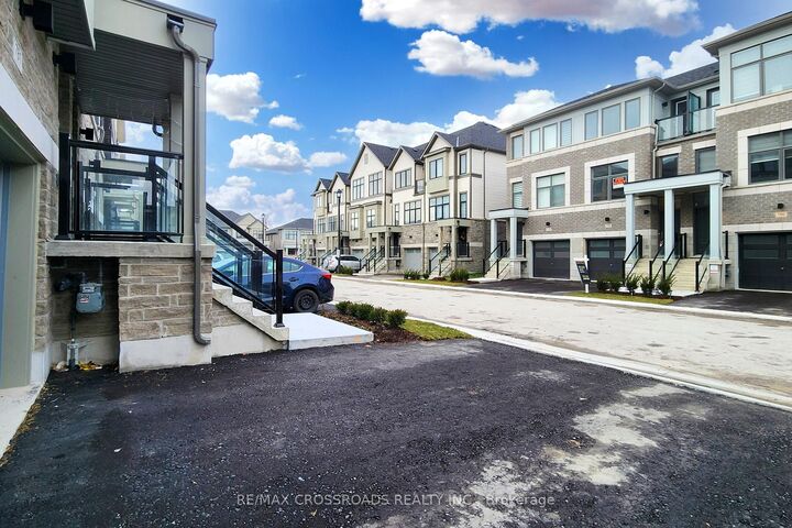 Property Photo:  781 Kootenay Path  ON L1H 6R3 