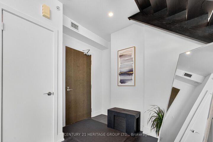 Property Photo:  2910 Highway 7 Road Ph05 (3605)  ON L4K 0H8 