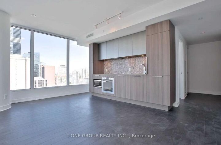 Property Photo:  85 Wood Street 3003  ON M4Y 0E8 