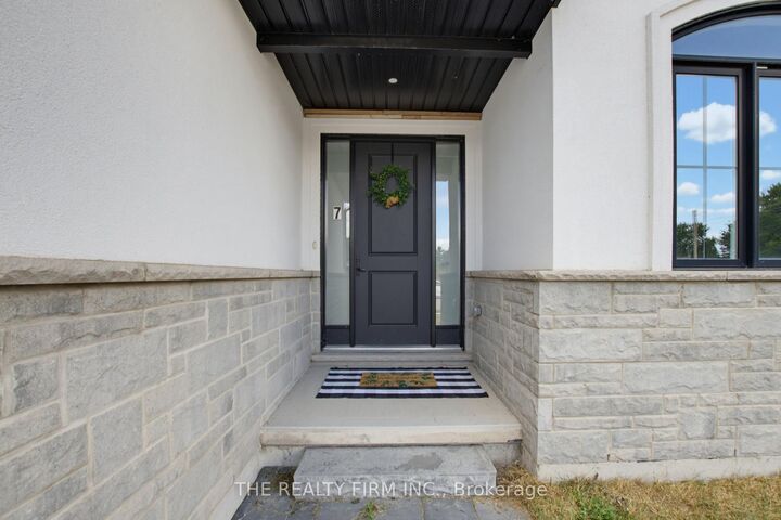 Property Photo:  7 Aspen Circle  ON N0M 0A4 