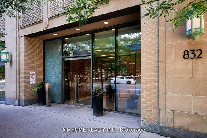 Property Photo: 832 Bay Street 2007 ON M5S 1Z6