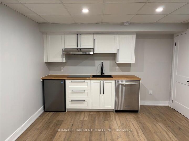 397 Caithness Street E — photo 1