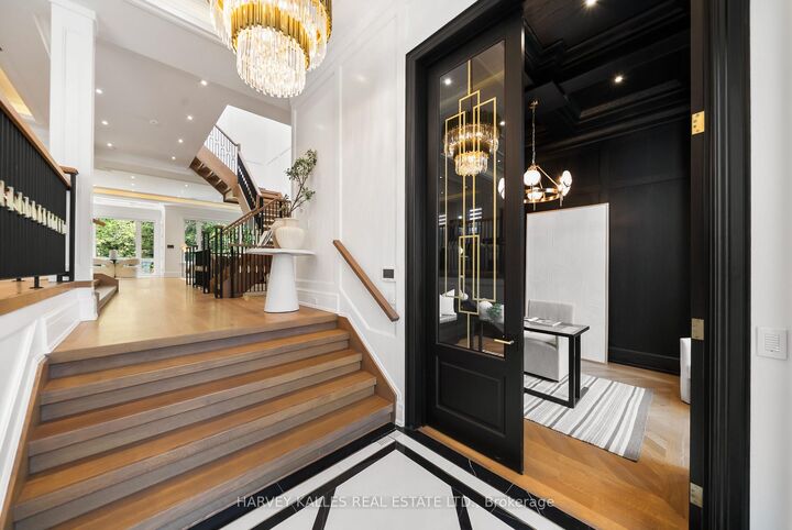 Property Photo:  148 Munro Boulevard  ON M2P 1C8 