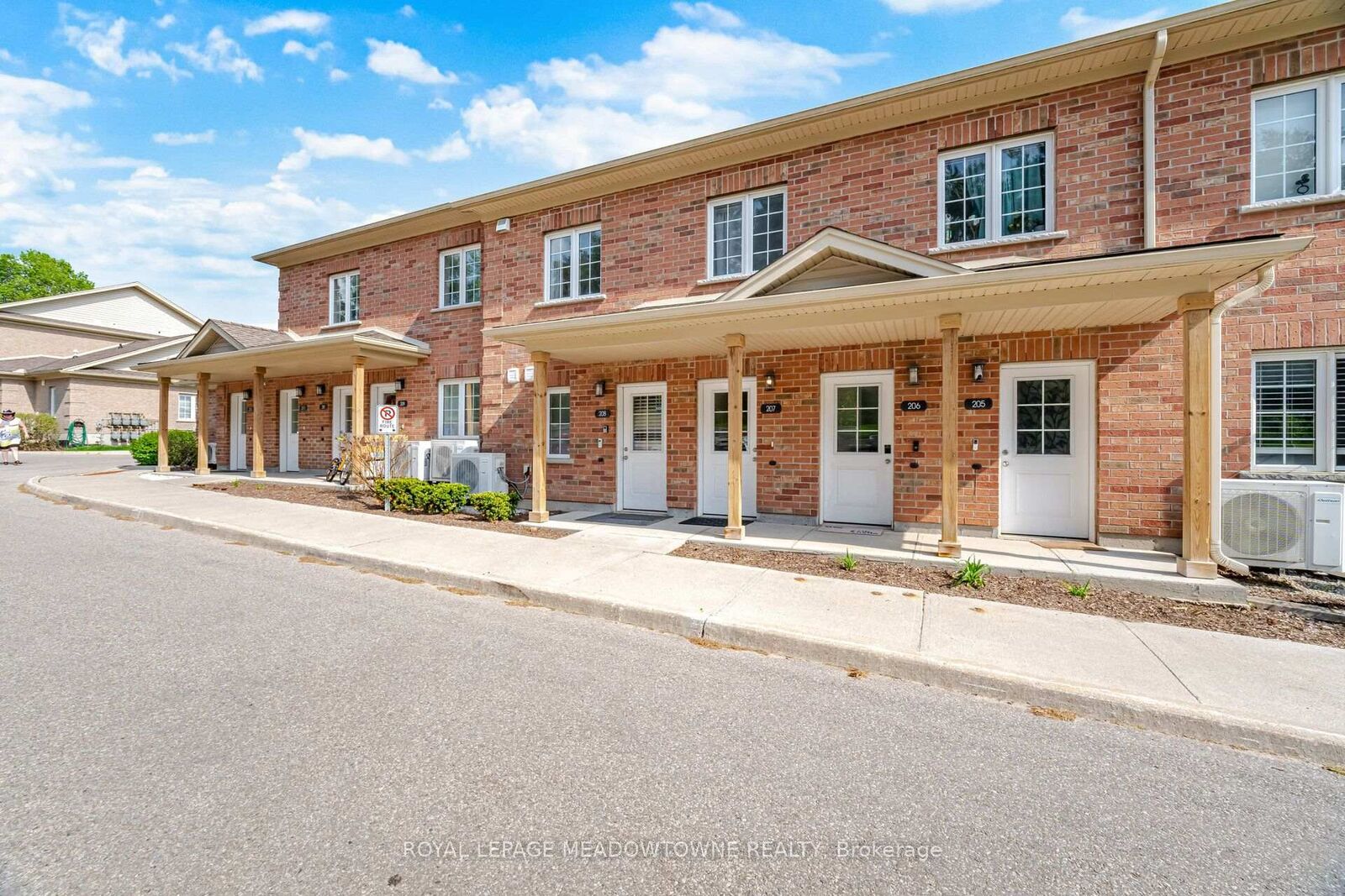 Property Photo:  7 Cityview Drive S 207  ON N1E 0R1 