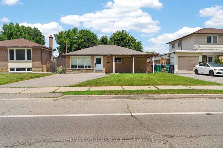 182 McMurchy Avenue S — photo 1