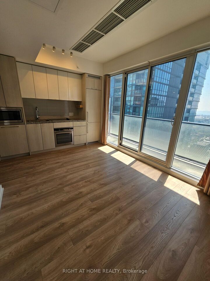 Property Photo:  115 Blue Jays Way 4308  ON M5V 0N4 