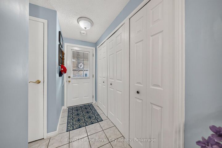 Property Photo: 539 Willow Road 58 ON N1H 7G3