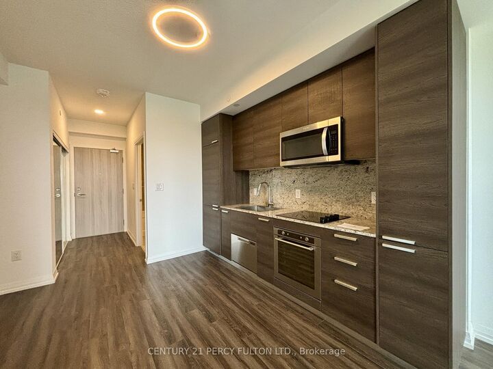 Property Photo:  75 Canterbury Place 1609  ON M2N 0L2 