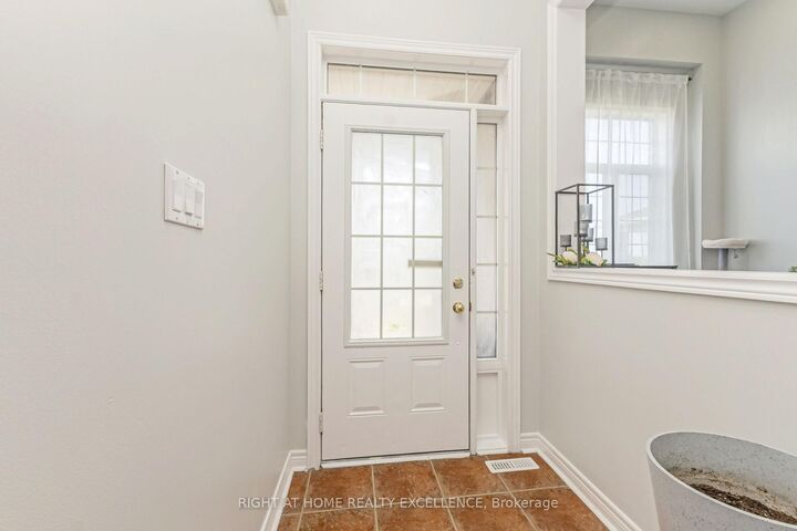 Property Photo: 17 Keeleview Crescent ON L6R 0H4