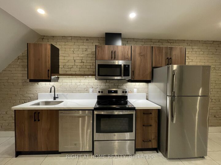 Property Photo: 363 Parkside Drive 1 ON M6R 2Z5