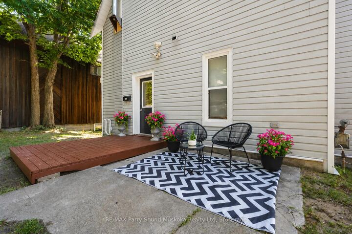 Property Photo:  18 William Street  ON P2A 1V1 
