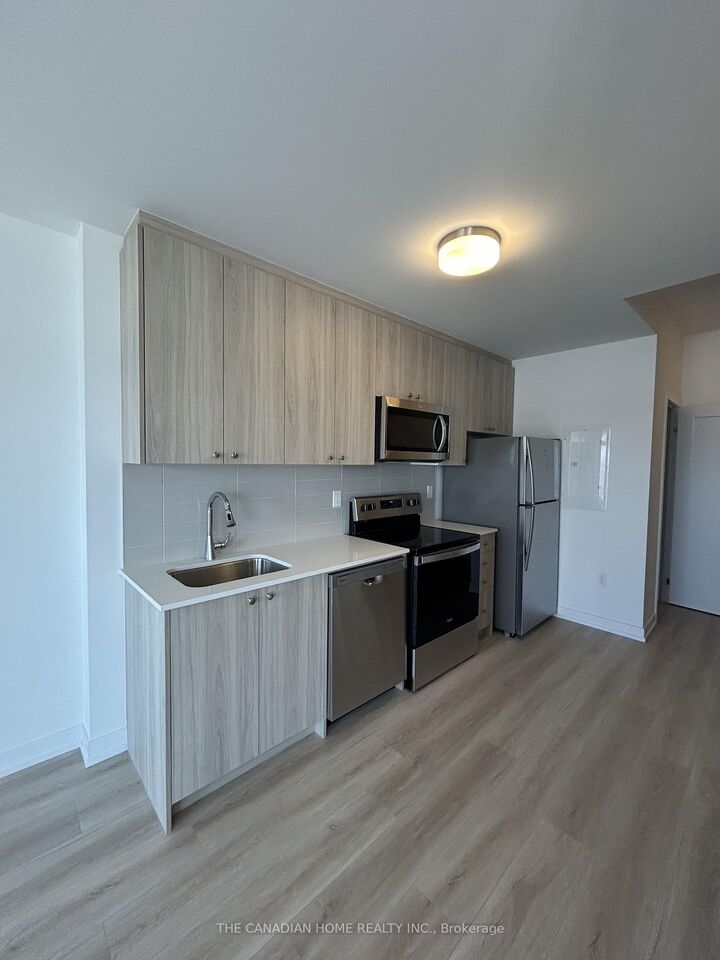 Property Photo: 25 Palace Street P11 ON N2E 0L3