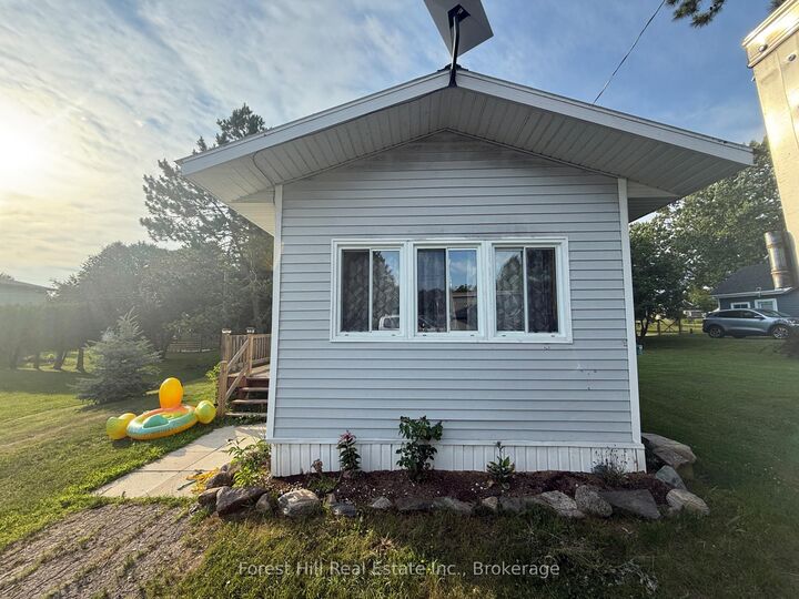 Property Photo: 43 Davis Drive ON P0H 1Y0