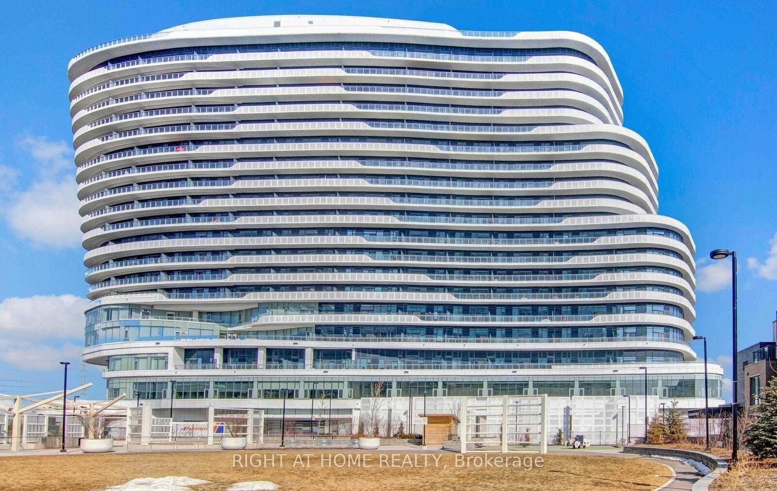 Property Photo:  2520 Eglinton Avenue W 510  ON L5M 0Y4 
