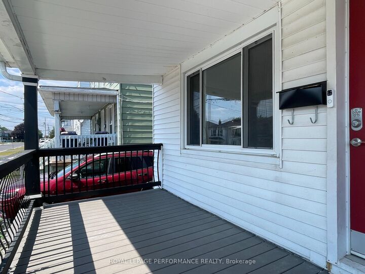 Property Photo:  205 Guy Street  ON K6H 4V1 
