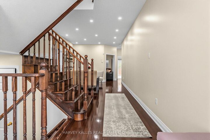 Property Photo: 12 Tidewater Road ON L6P 2M5
