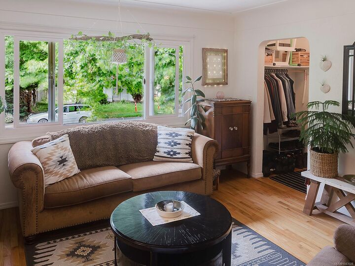 Property Photo: 1607 Chandler Ave BC V8S 1N7