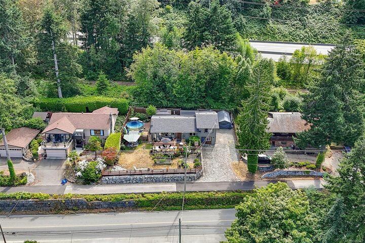 Property Photo: 328 Tyrrell Rd BC V9G 1X9