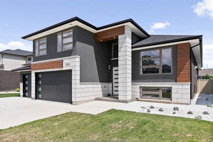 Property Photo: 7370 Garnet Crescent ON N0R 1J0