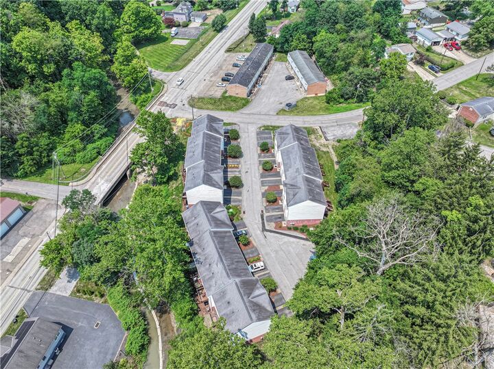 Property Photo: 350 Creekview PA 15071