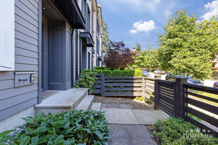 Property Photo:  15828 27 Avenue 17  BC V3Z 0X4 