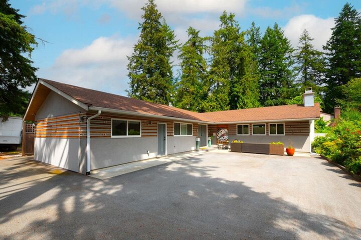 2420 Edgemont Boulevard — photo 1