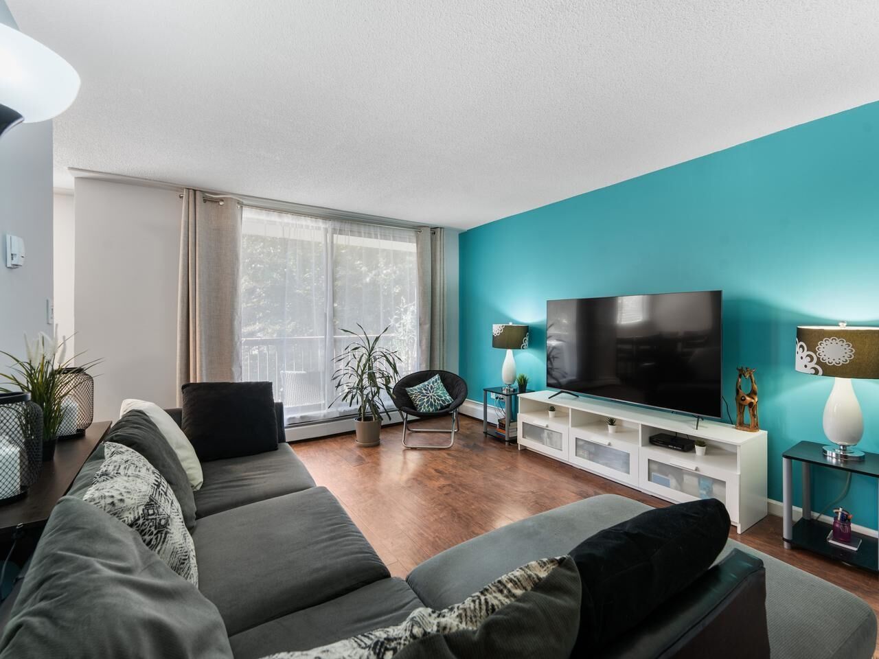 Property Photo: 320 Royal Avenue 404 BC V3L 5C6