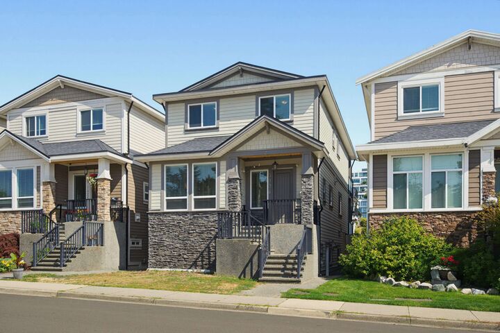 Property Photo: 1426 Finlay Street 3 BC V4B 4L5